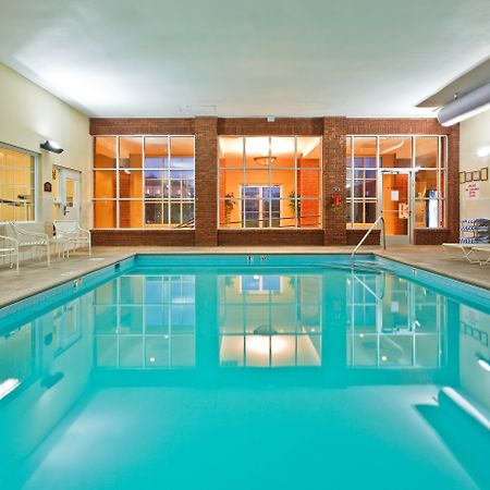 Holiday Inn Express Hotel & Suites Manchester Conference Center By Ihg Eksteriør bilde
