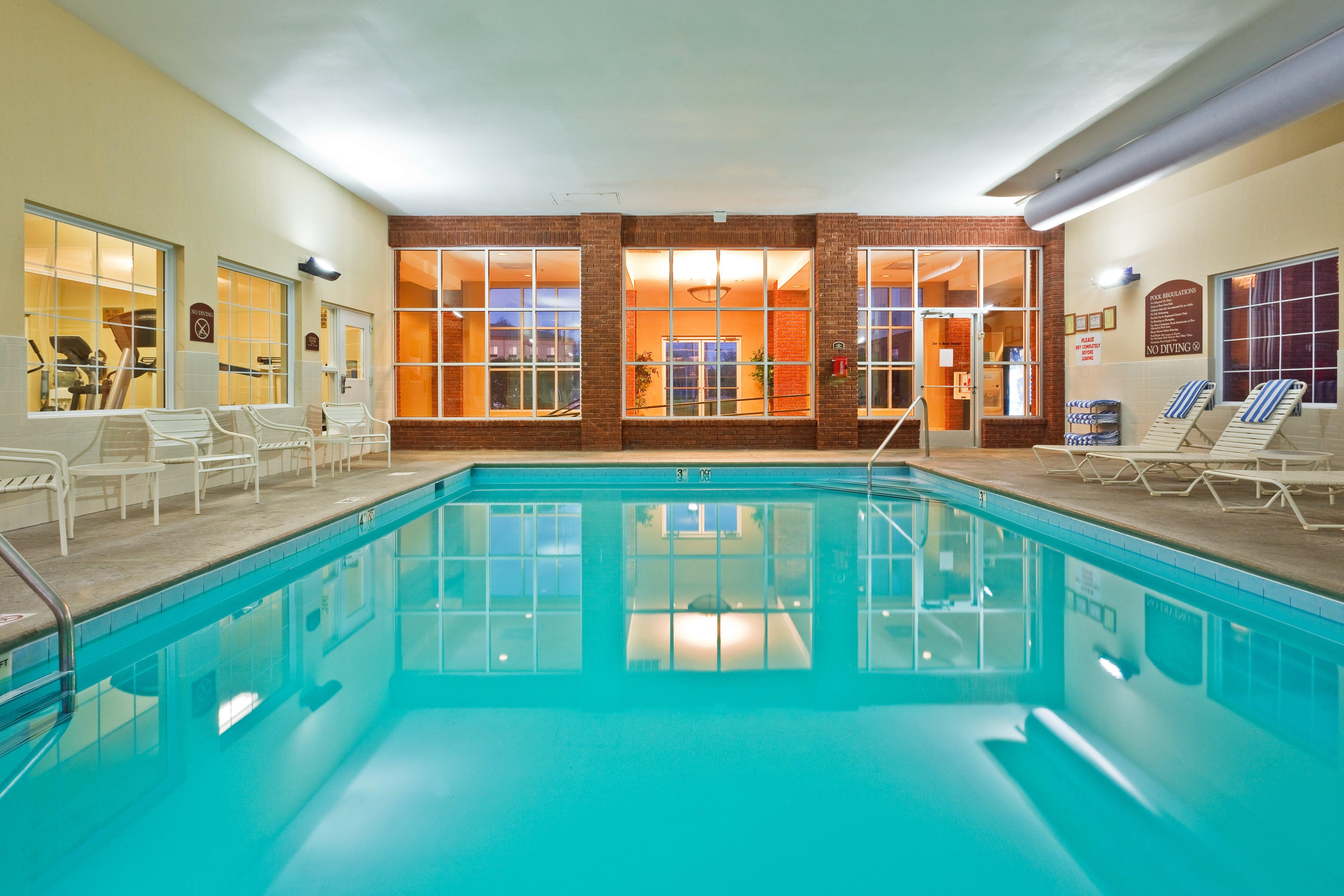 Holiday Inn Express Hotel & Suites Manchester Conference Center By Ihg Eksteriør bilde