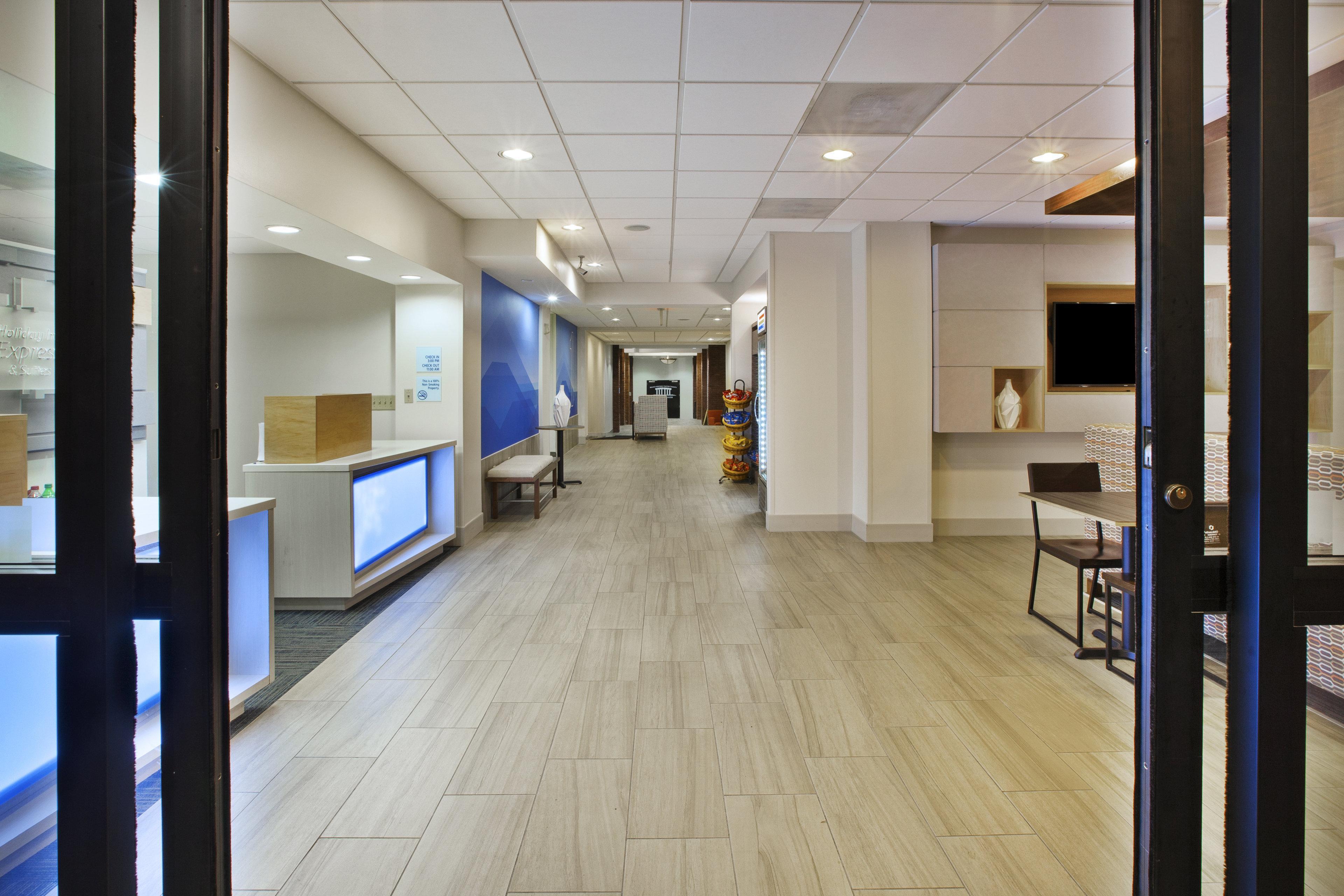 Holiday Inn Express Hotel & Suites Manchester Conference Center By Ihg Eksteriør bilde